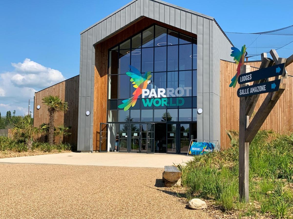 Parrot World - Les Lodges Crecy-la-Chapelle Eksteriør bilde